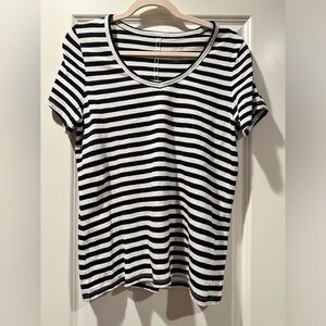 Navy and white stripe Banana Republic t-shirt. Size M. Like new!
